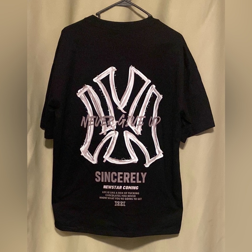 Black Graphic Tee Oversized Tee-Shirt “ Never Give Up “ size XL